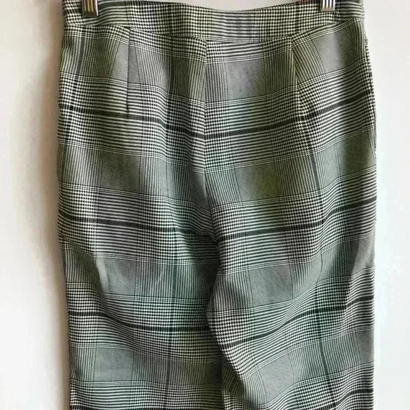 NEW! J.O.A. Plaid Cropped Pants with Pearls - Picture 8 of 9